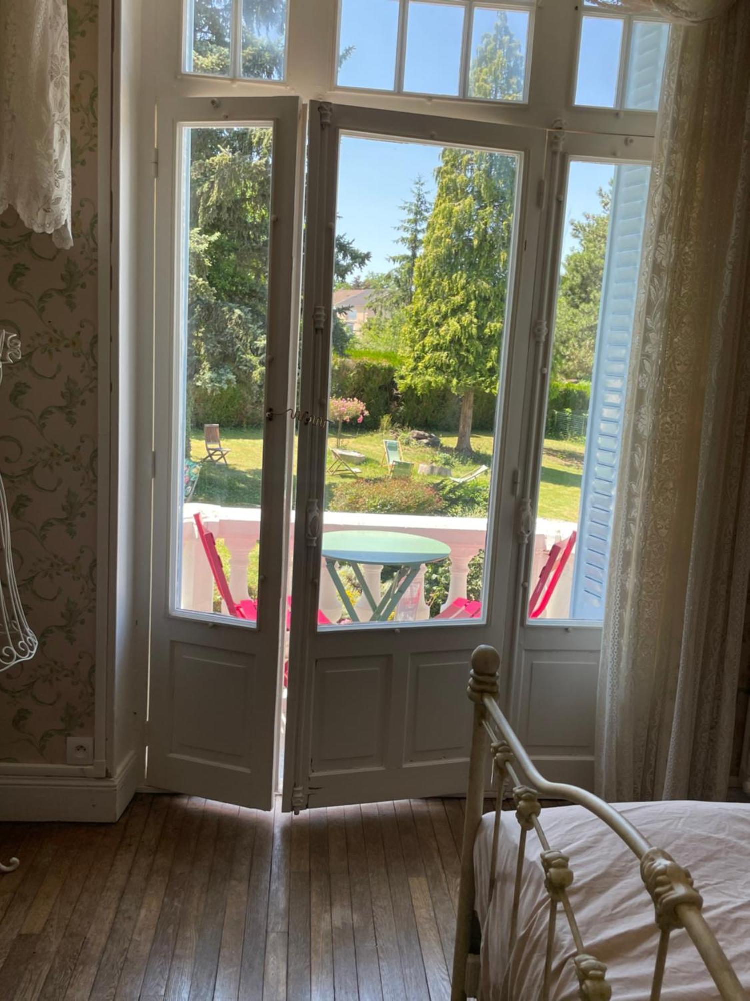 Holiday Home Villa Castel Marie Louise Néris-les-Bains Exteriör bild