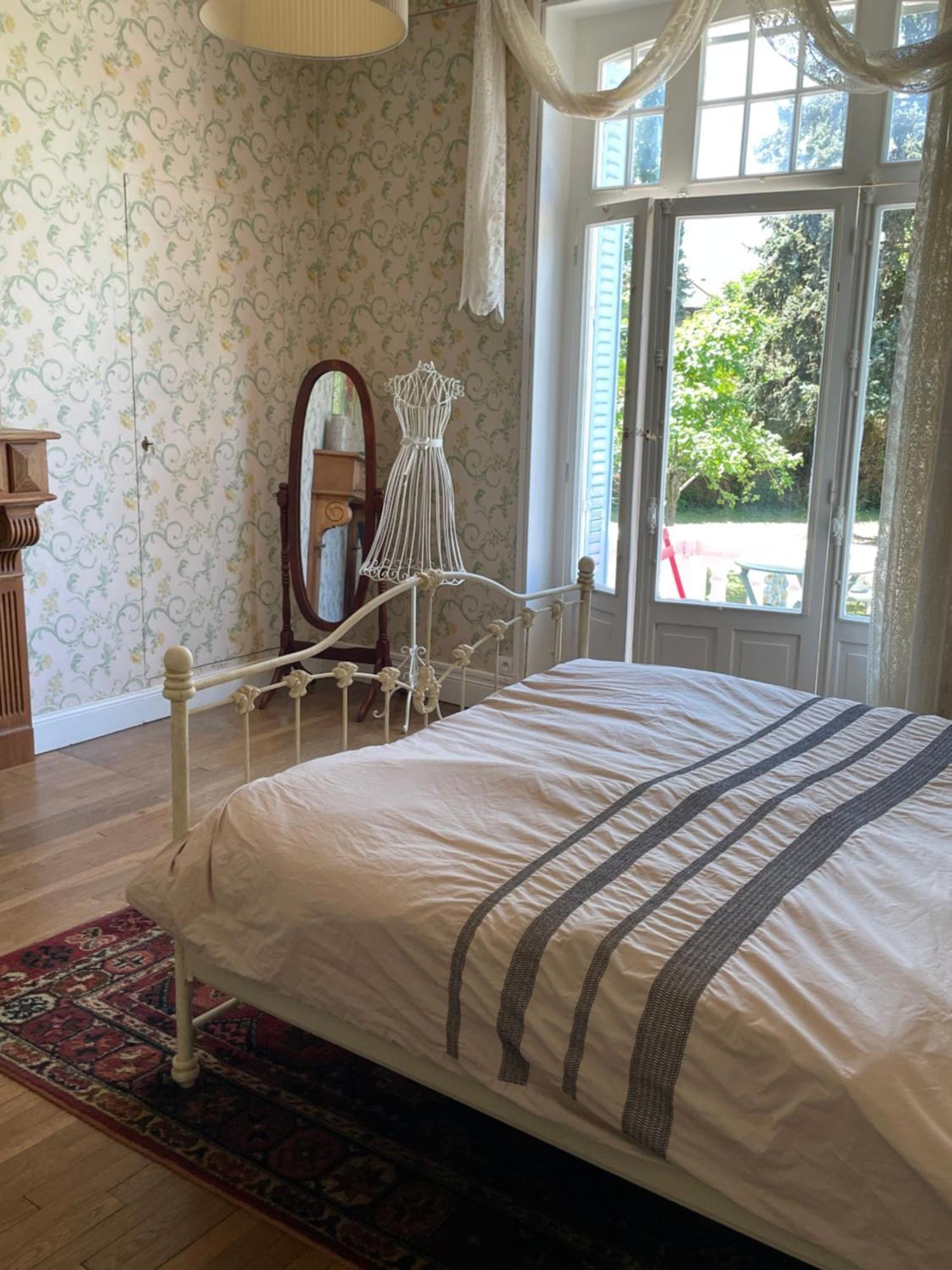Holiday Home Villa Castel Marie Louise Néris-les-Bains Exteriör bild